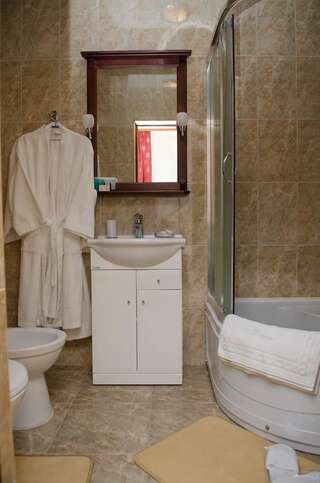 Отель Naftusya Hotel Трускавец Семейный номер-2