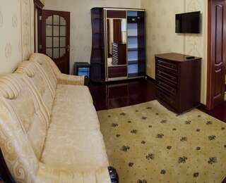 Отель Naftusya Hotel Трускавец Семейный номер-8