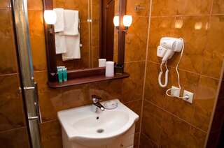 Отель Naftusya Hotel Трускавец Стандартный двухместный номер с 1 кроватью-7